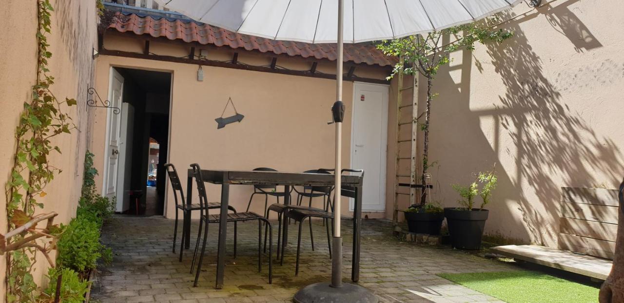 Le Patio Belle Maison En Plein Centre Ville, Avec Grande Terrasse Au Calme Bastenaken Buitenkant foto